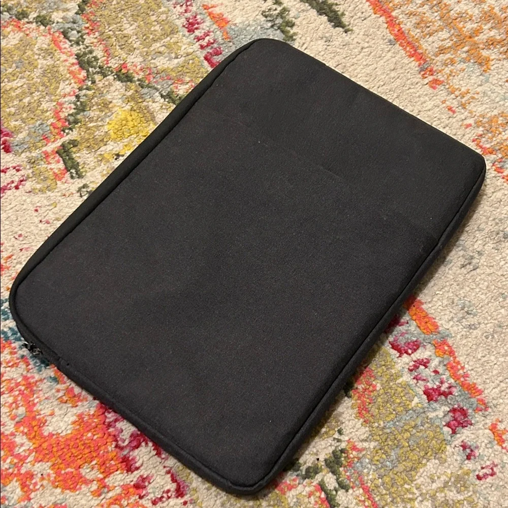 Black Laptop Sleeve - Picture 1 of 10